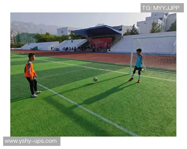 星期六上午与小伙伴们一起踢足球的快乐时光与日记记录