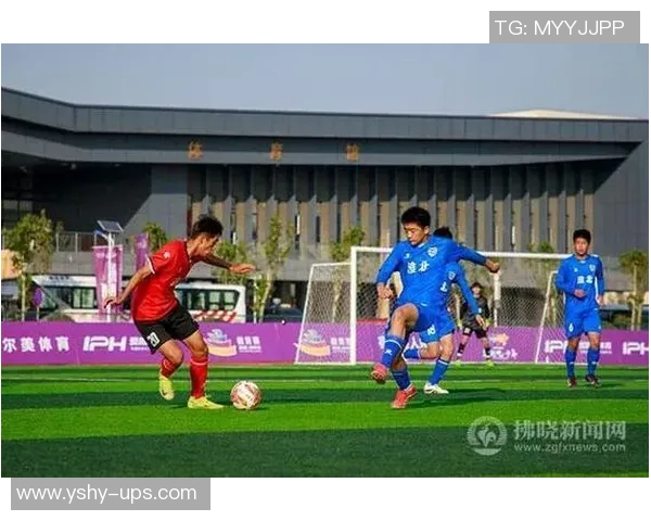 足球球星身法灵动过人展现极致技巧与绿茵场上的艺术魅力